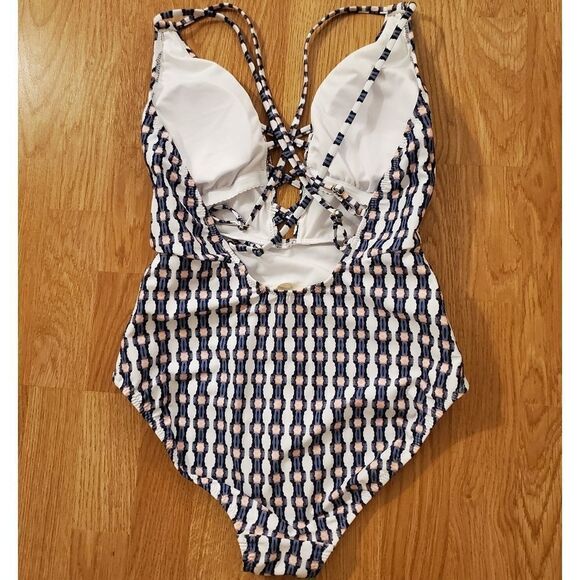 Jessica Simpson Venice Beach  Plunging One Piece - Picture 7 of 13